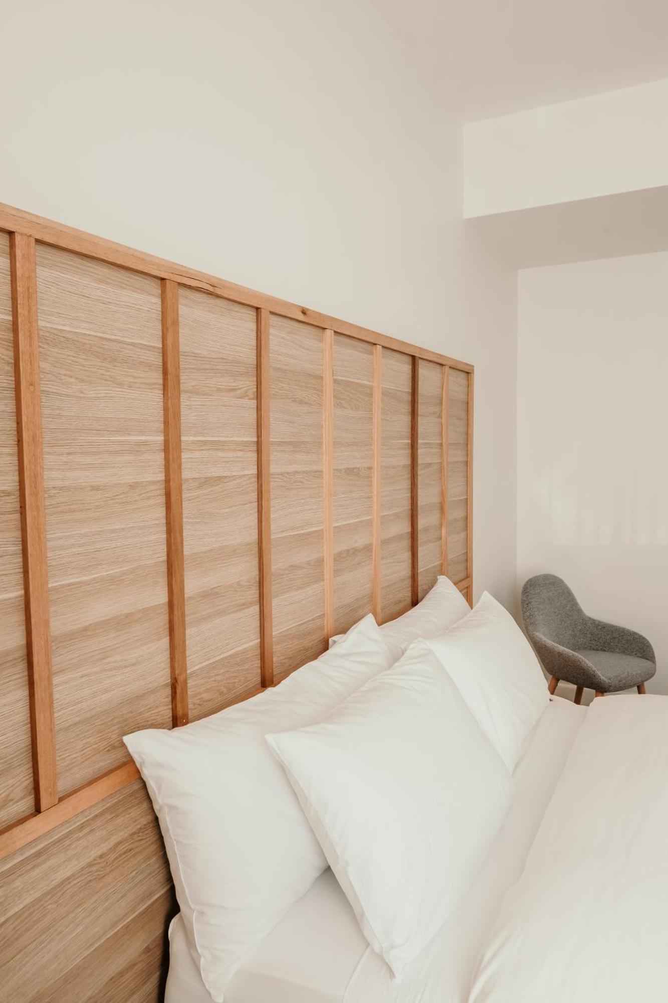 The Oak & Anchor Hotel Port Fairy Exterior photo A headboard