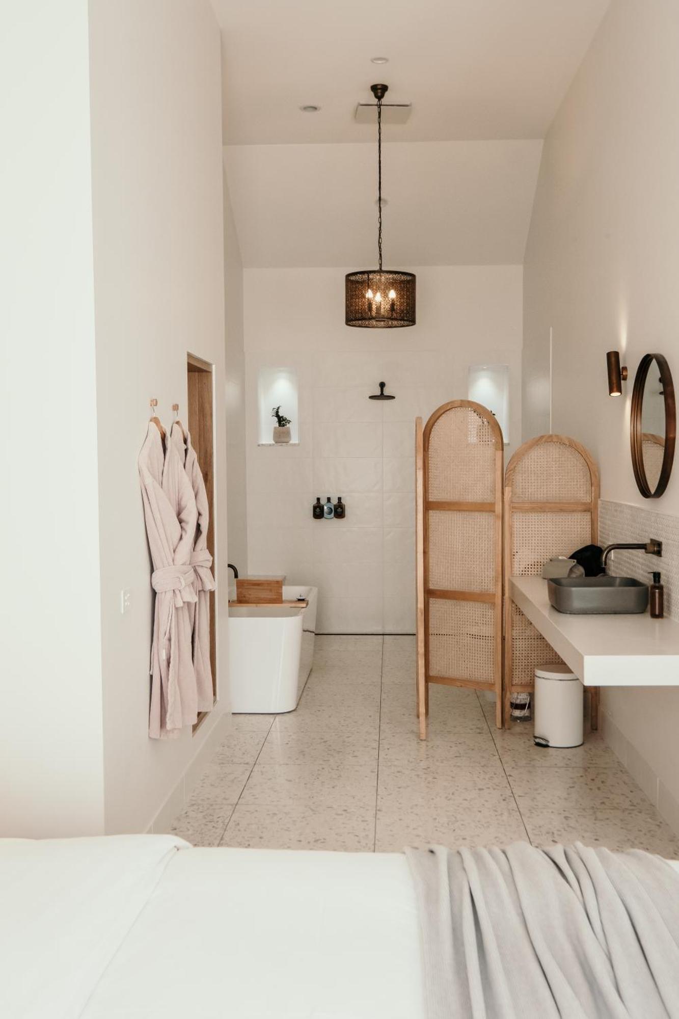The Oak & Anchor Hotel Port Fairy Exterior photo Bathroom