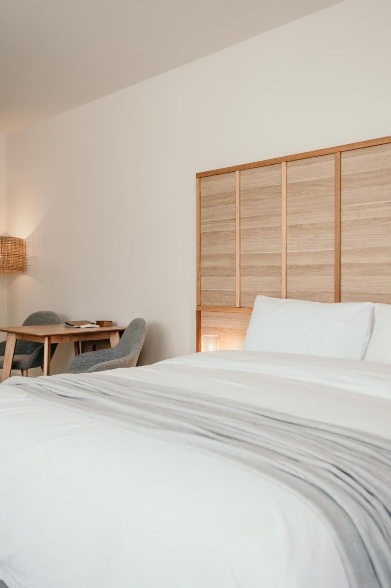 The Oak & Anchor Hotel Port Fairy Exterior photo A room at the hotel