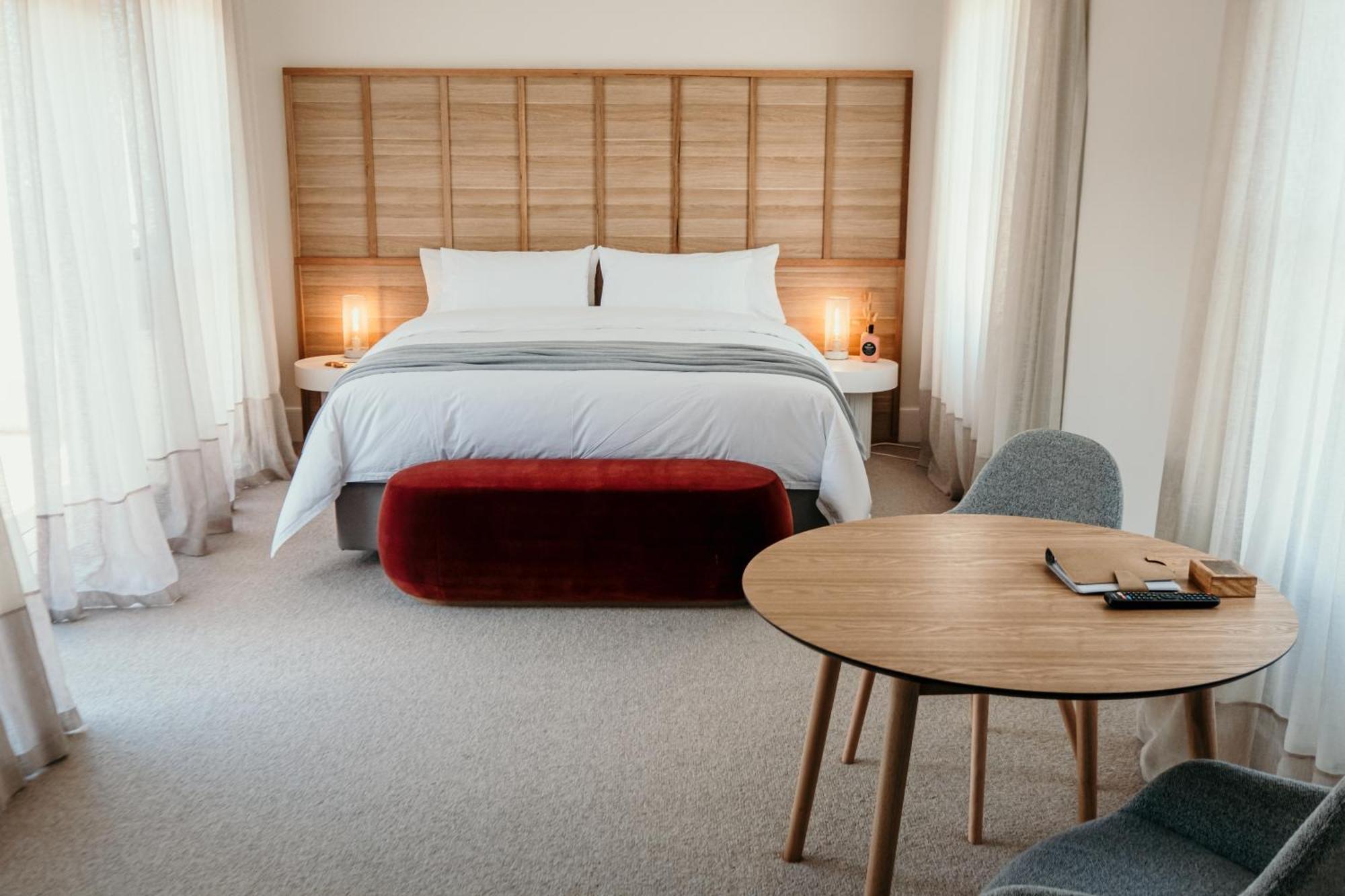 The Oak & Anchor Hotel Port Fairy Exterior photo A bedroom at the hotel